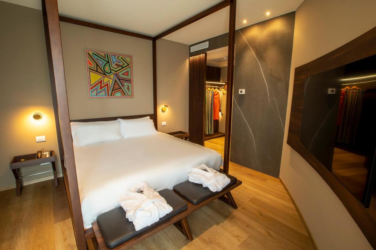 Mh Hotel