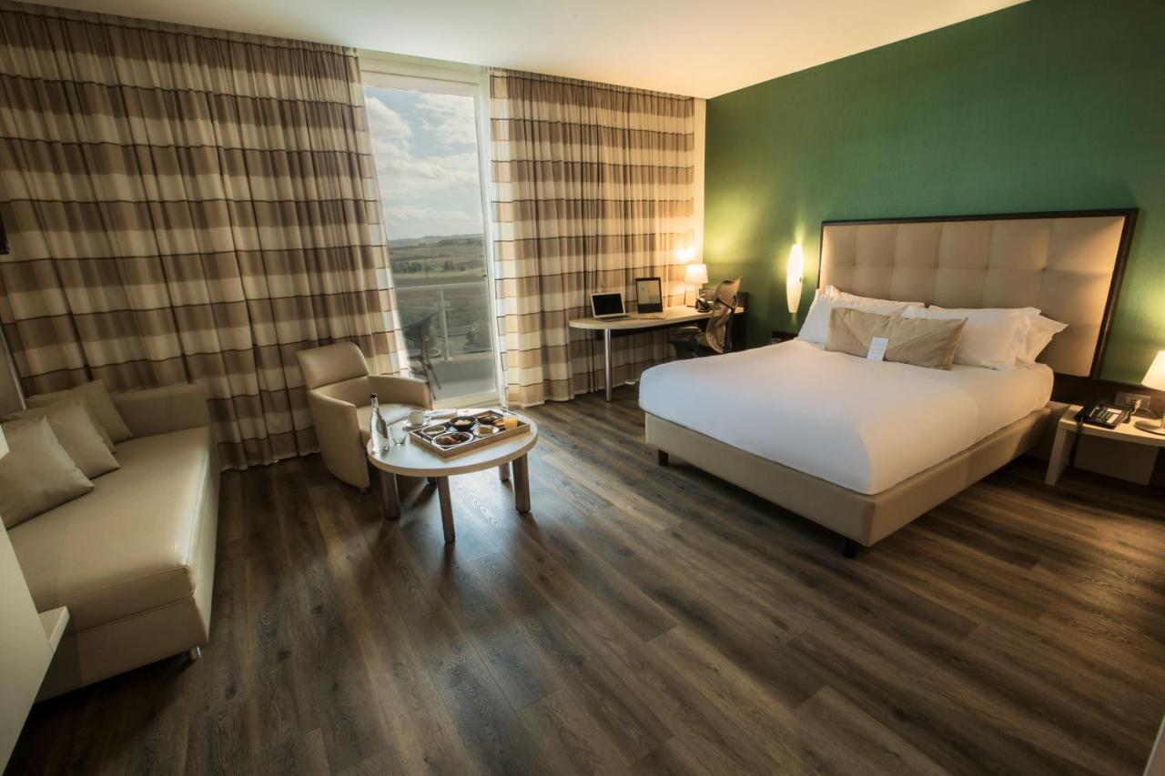 Mh Hotel
