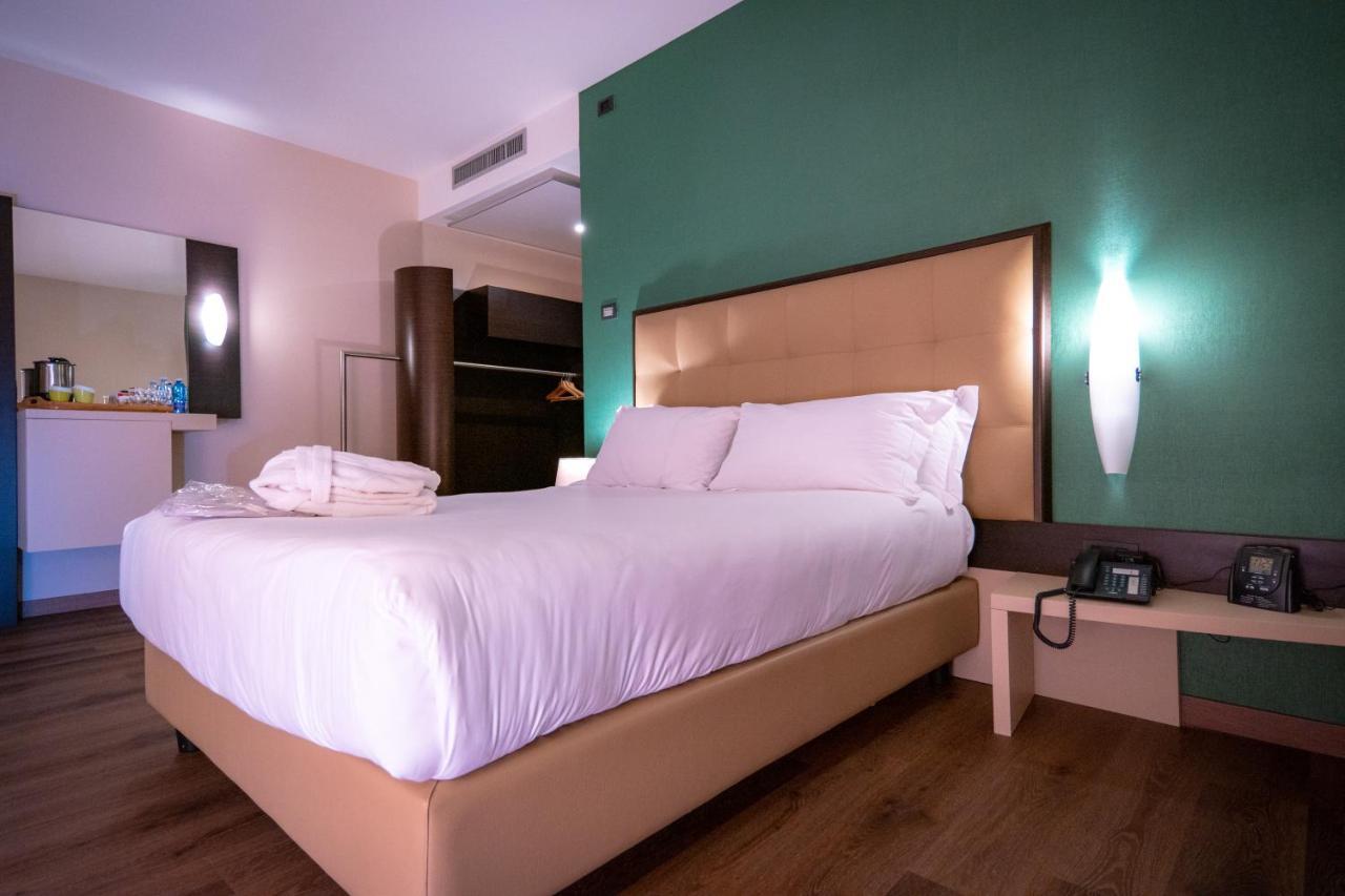 Hotel Mh 4*