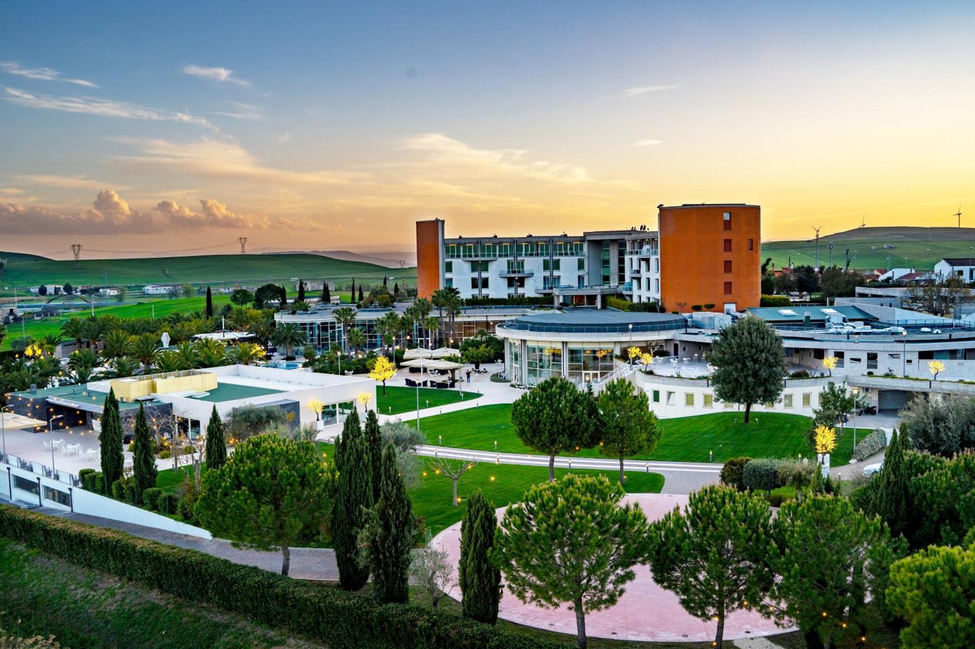 Hotel Mh