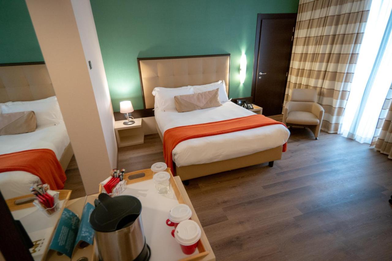 Mh Hotel